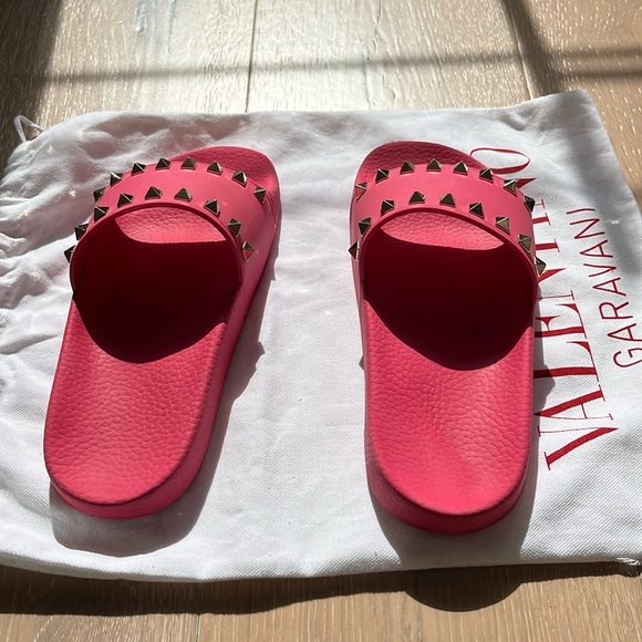 Valentino Rubber Slides Hot Pink Rockstud Accent size 37 - Picture 4 of 11